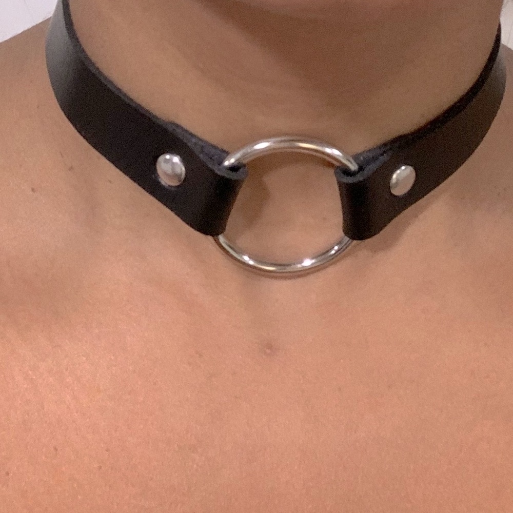 90s egirl style circle detail leather strap choker